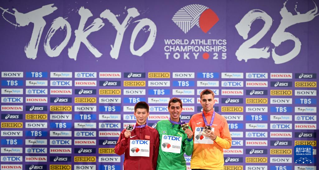 田径世锦赛丨男子20公里竞走颁奖仪式举行